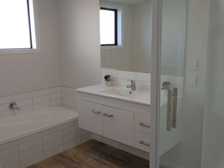 7 Coronation Court Milton_15