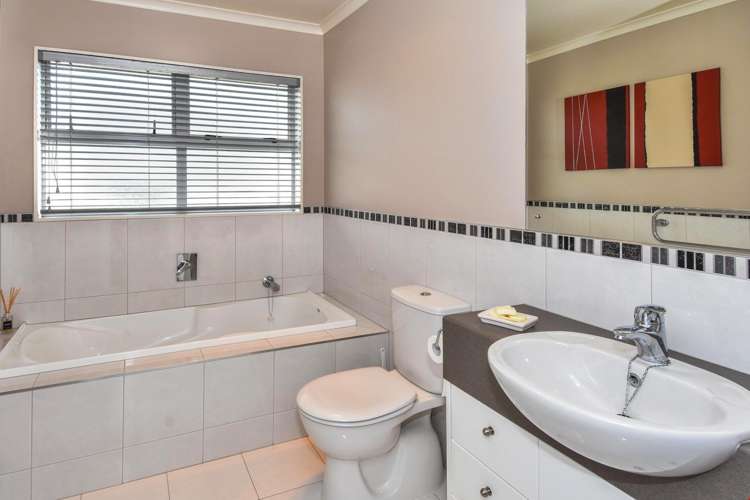 39 Stranraer Crescent Wattle Downs_22