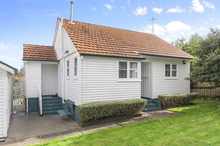 27 Bledisloe Terrace Hamilton East_19