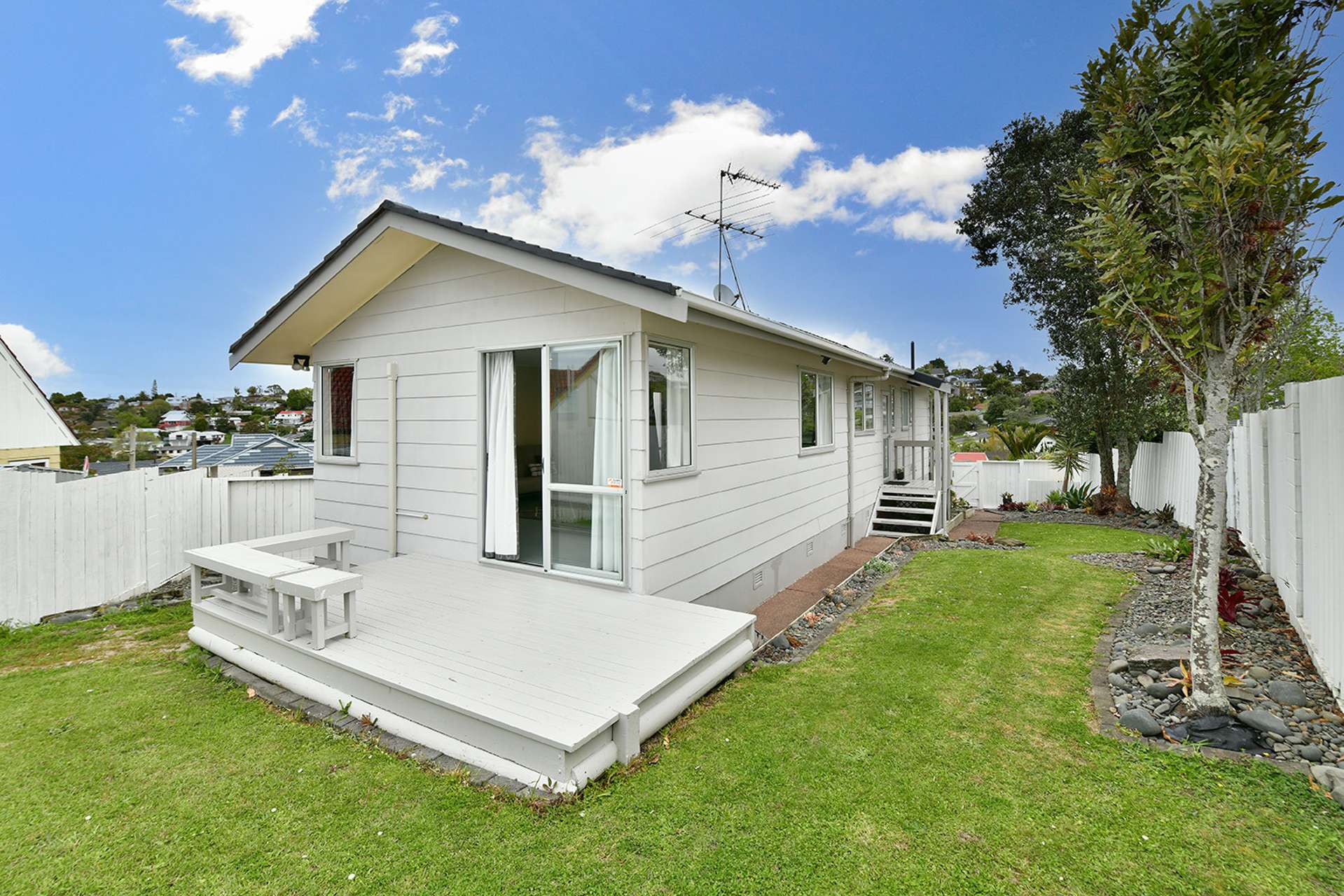1/17 Athena Drive Totara Vale_0