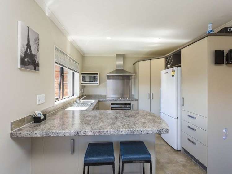 48 Percy Kinsman Crescent Riverstone Terraces_8