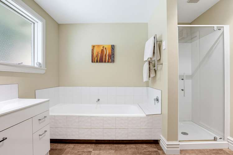 515 Bealey Road Charing Cross_11