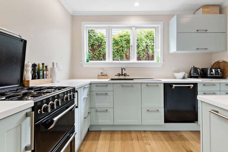 1/8 Derwent Crescent Titirangi_1