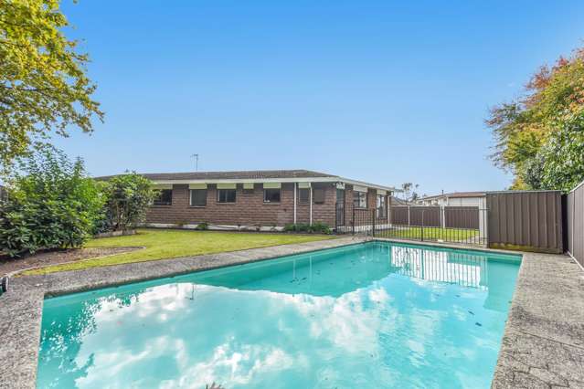 27 Browning Crescent Stoke_2