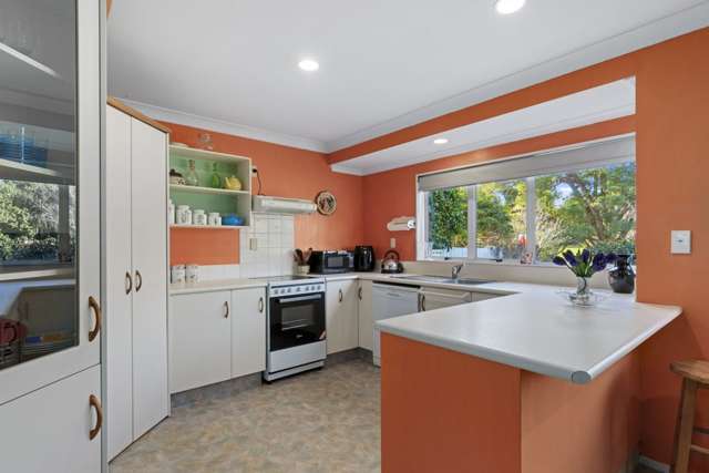 1 Roys Road Parkvale_1