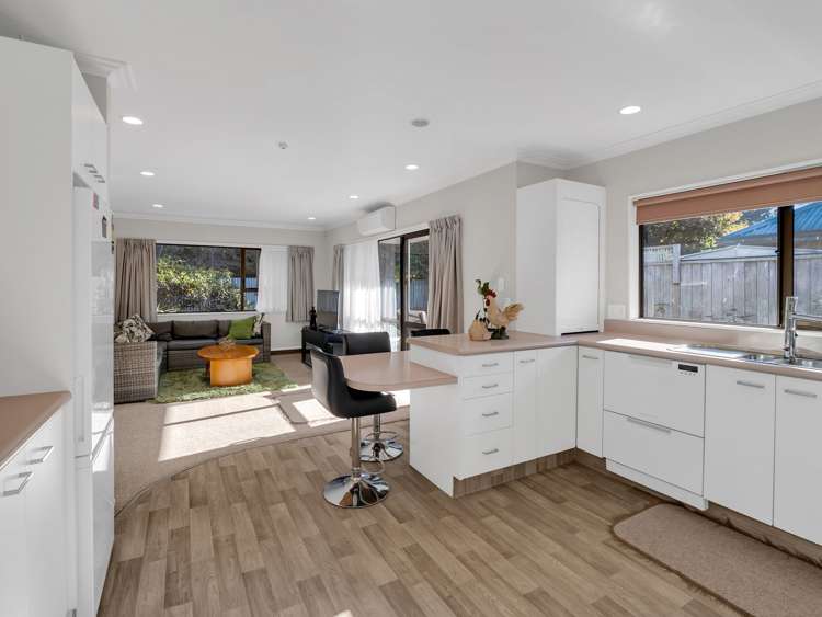 33 Downes Avenue Springvale_13
