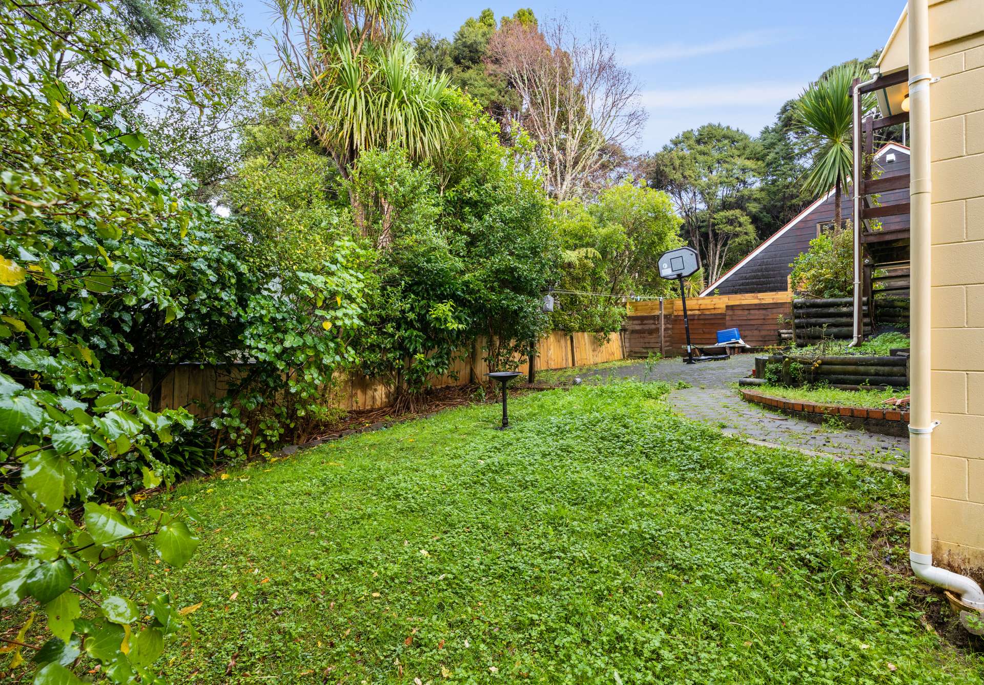 2/5 Karapiti Place Glen Eden_0