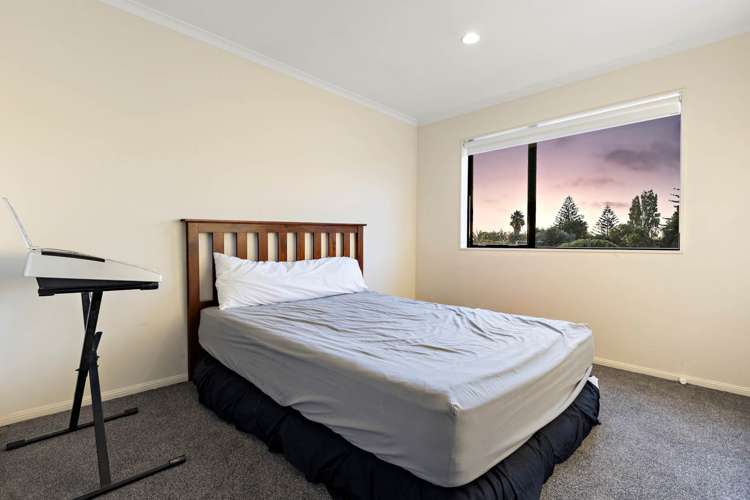 21 Asics Drive Favona_10