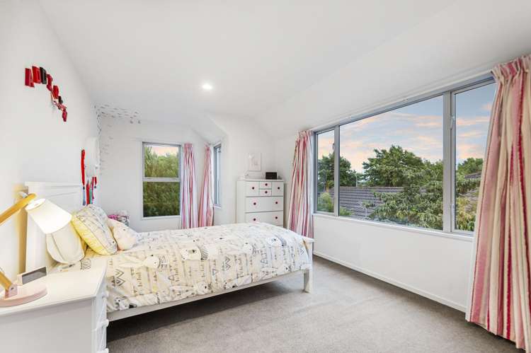 87 Travis Country Drive Burwood_15