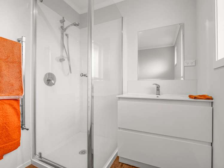 22 Sunrise Avenue Owhata_16