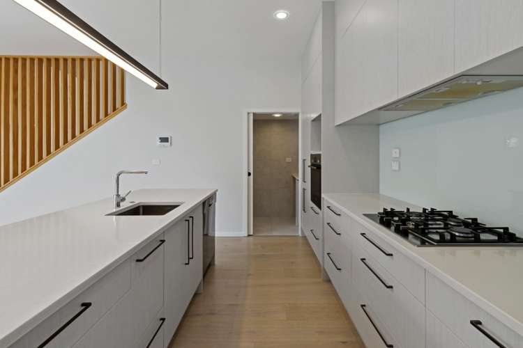 1 Matau Way 10880_3