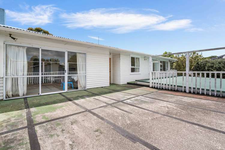 1/8 Ozich Avenue Te Atatu South_14
