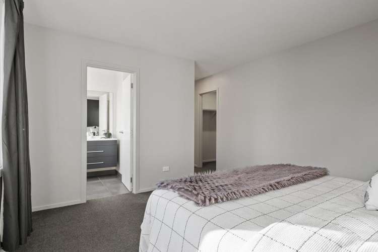 69 Risinghurst Terrace Lower Shotover_13