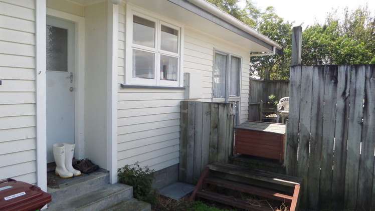 20 Hardie Grove Featherston_5