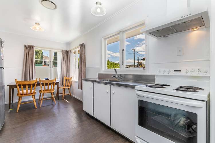 73 Roberts Road Te Atatu South_5