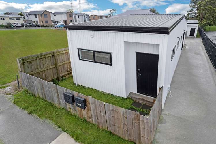 63 Flanshaw Road Te Atatu South_17