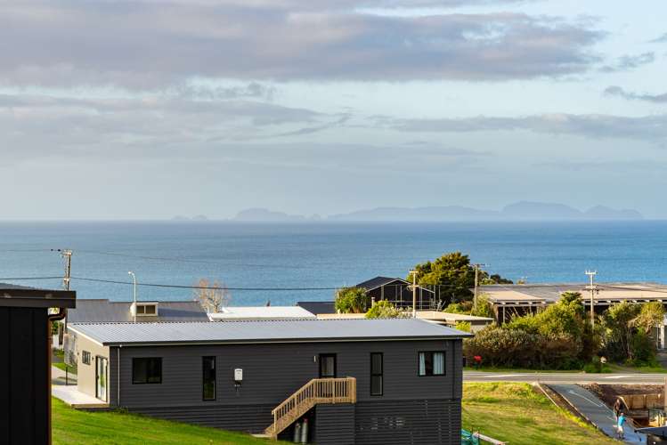 15 Blue Moon Rise Langs Beach_22