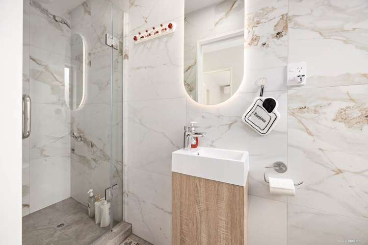 9/35 Centreway Road Orewa_7