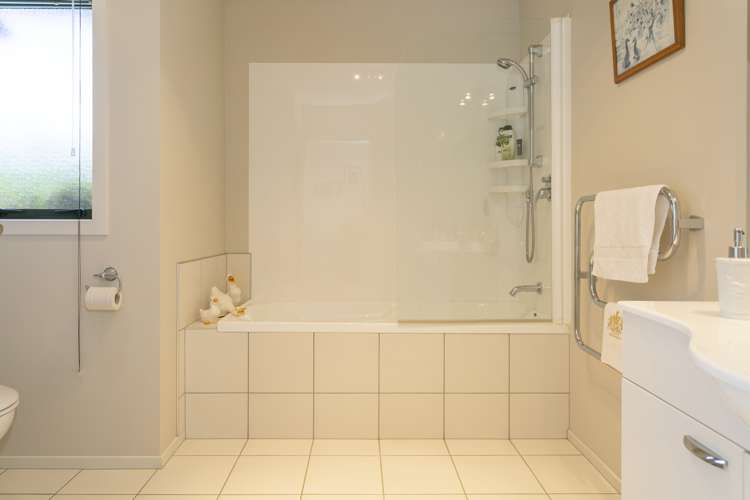 2/173 Tamamutu Street Taupo_11