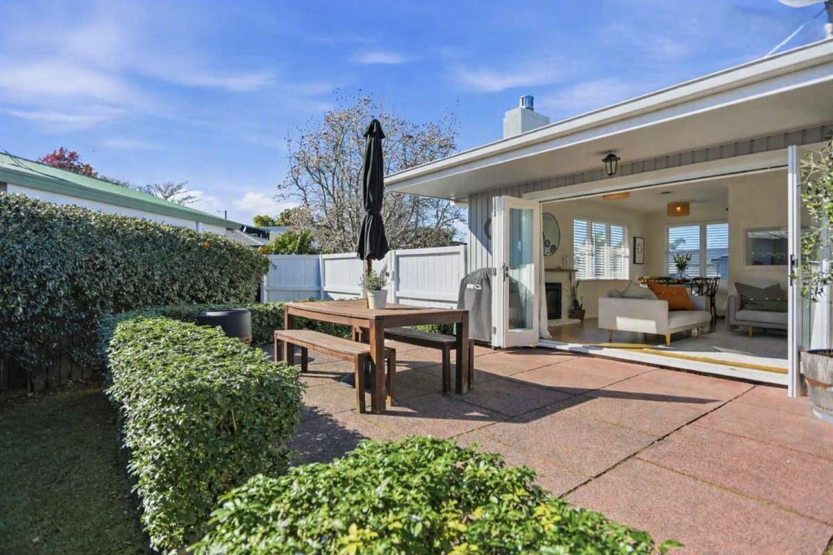 9 Meadowland Street_2