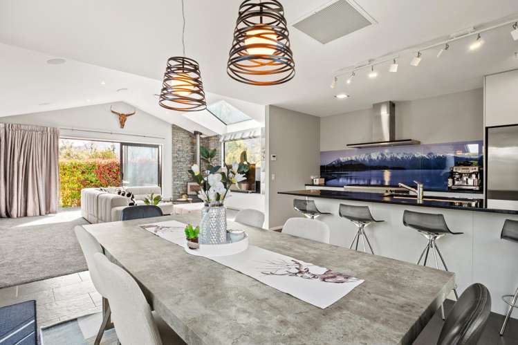 27 Pendeen Crescent Jacks Point_19