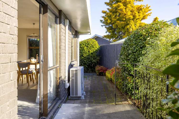 2/7 Kathleen Place Rainbow Point_30