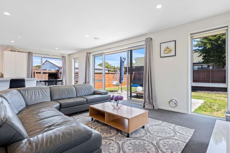 42 Reginald Street Burwood_3