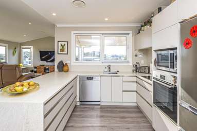 12 Longbeach Drive_4