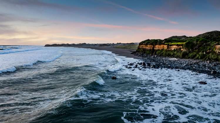 288 Tai Road Opunake_36