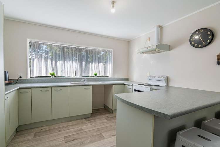 27 Brookvale Park Stanmore Bay_4