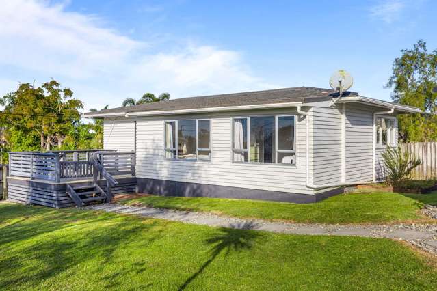 Bungalow on Freehold Land, Garage, Triple Zone!