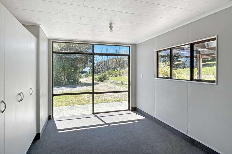 74 Lookout Road Parapara_6