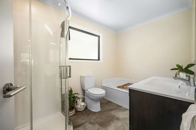 6 Olivias Place Stoke_13