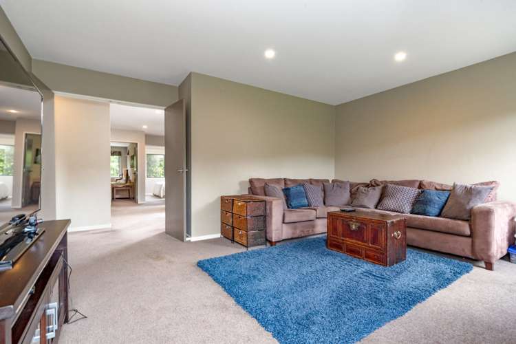 9 Leonards Road Mangaroa_11