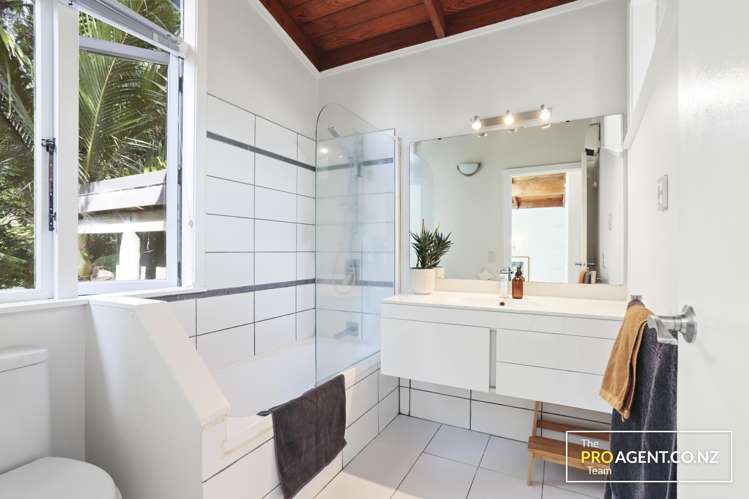 328 Huia Road Titirangi_13