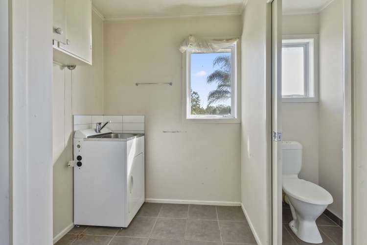 5 Hobart Crescent Wattle Downs_12