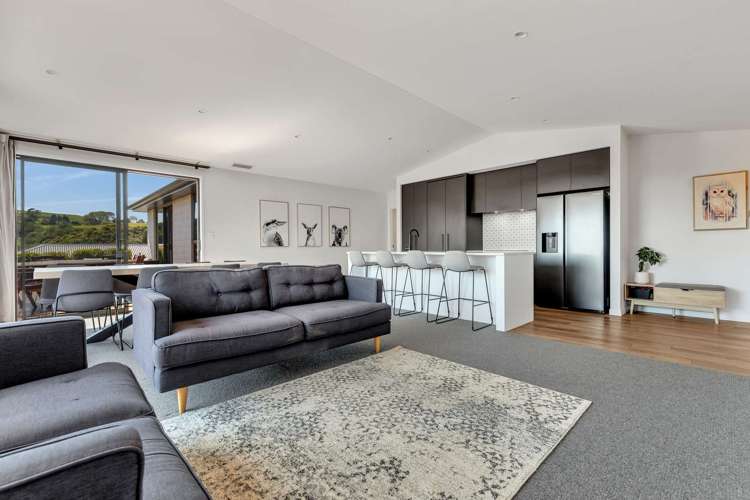 90 Adler Drive Ohauiti_5