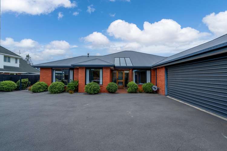 81 Chartwell Street Burwood_26