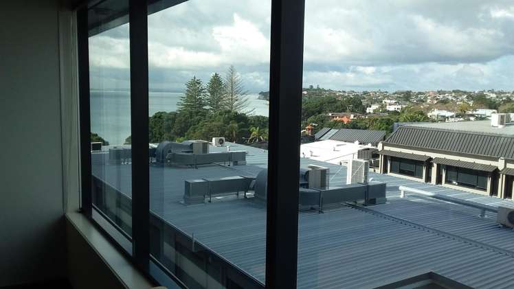 Suite 3/L3/95 Hurstmere Road Takapuna_8