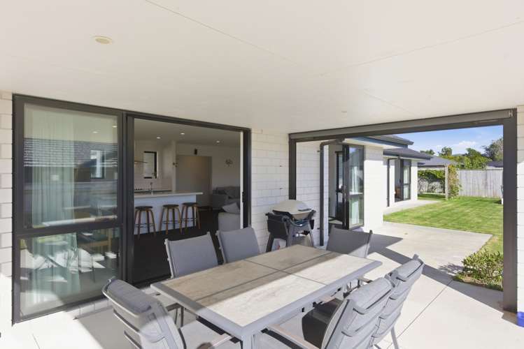 31 Honeyfield Drive Whalers Gate_17