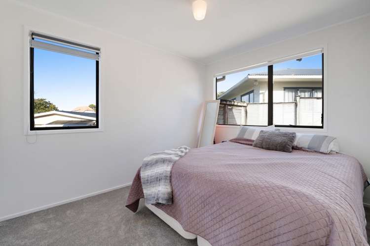 54 Mirrabooka Avenue Botany Downs_18