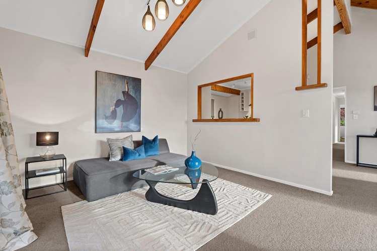 1/40 Lilburn Crescent Massey_4