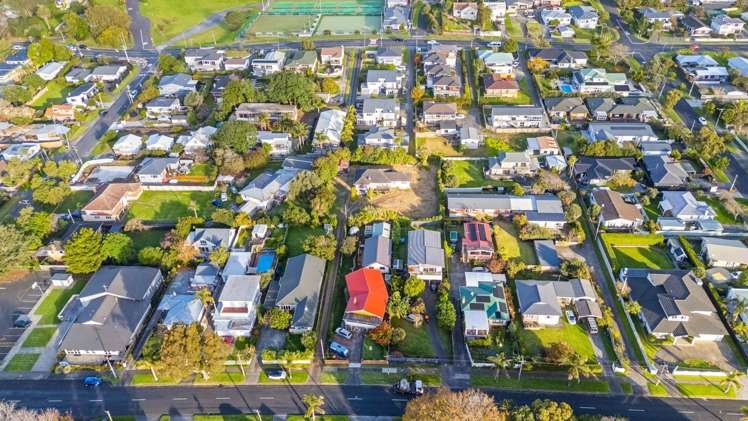 29 McIntyre Road Mangere Bridge_3