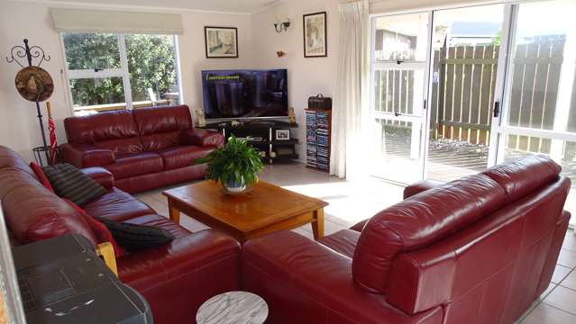 6 Taonui Street Waitarere Beach_2