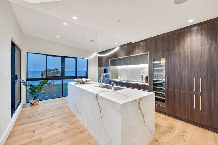 58 The Esplanade Eastern Beach_10