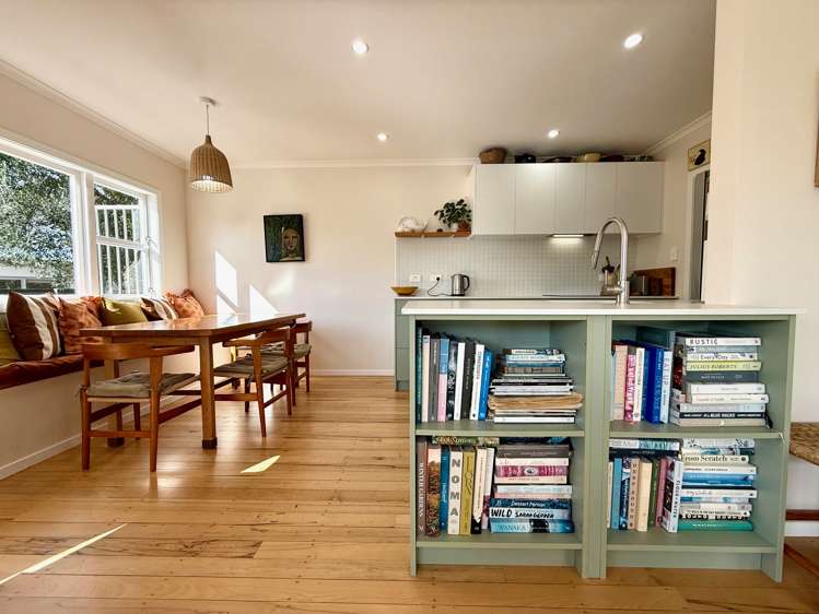 19 Lorenzen Bay Road Raglan_11