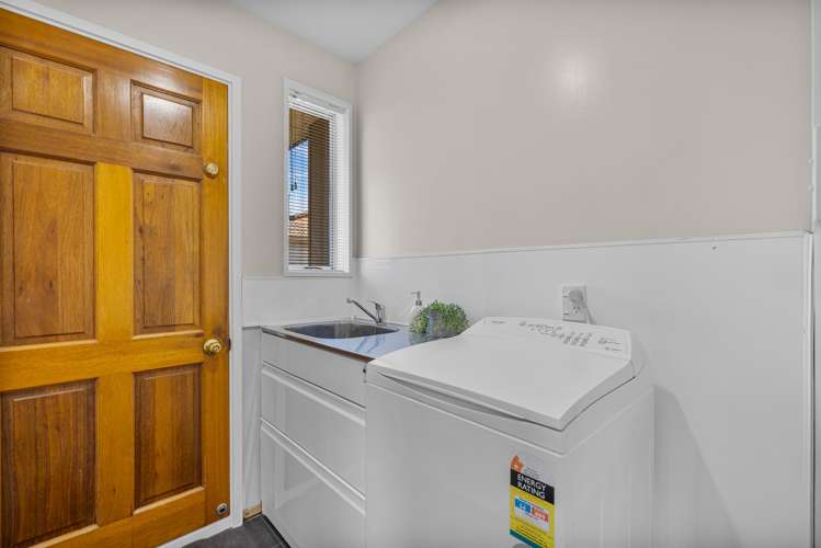 63 Keighleys Road Bromley_13