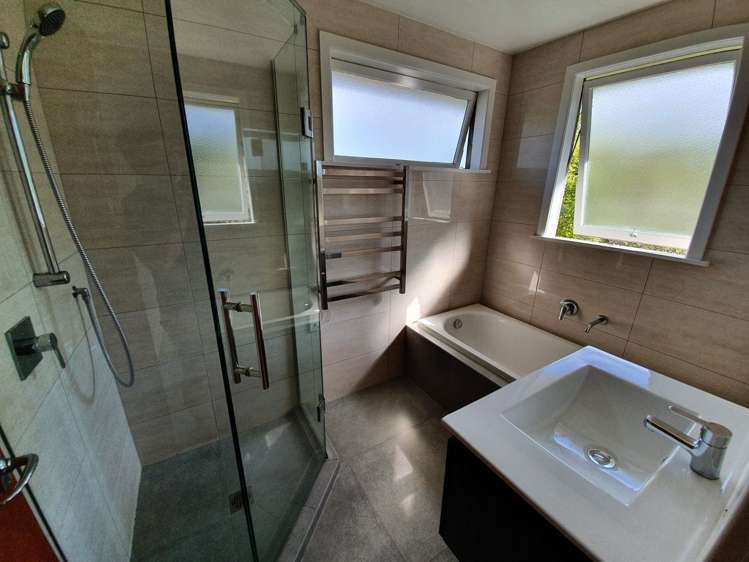 33 Tahi Terrace Glen Eden_13