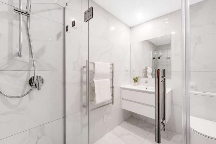 4 Te Whitinga Lane Flat Bush_10