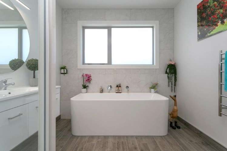 32 Wai Terrace Wharewaka_16